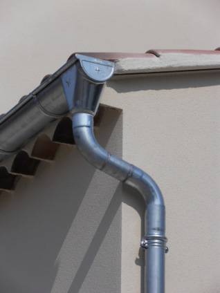 Gouttière zinc